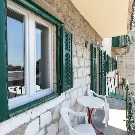 Apinelo Port 4* Спліт