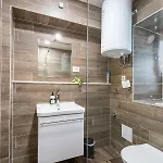 Apinelo Port Gæstehus 4*