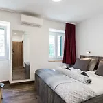 Gæstehus Apinelo Port 4*