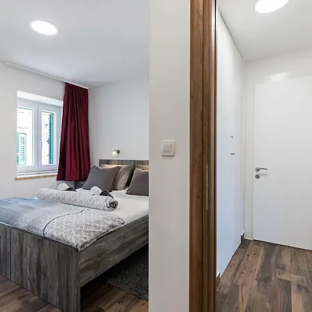 ゲストハウス Apinelo Port スプリト