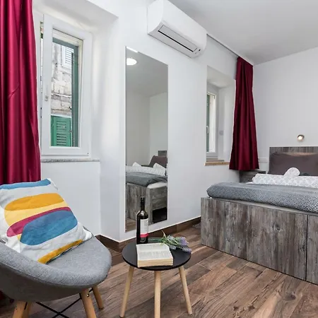 ゲストハウス Apinelo Port スプリト