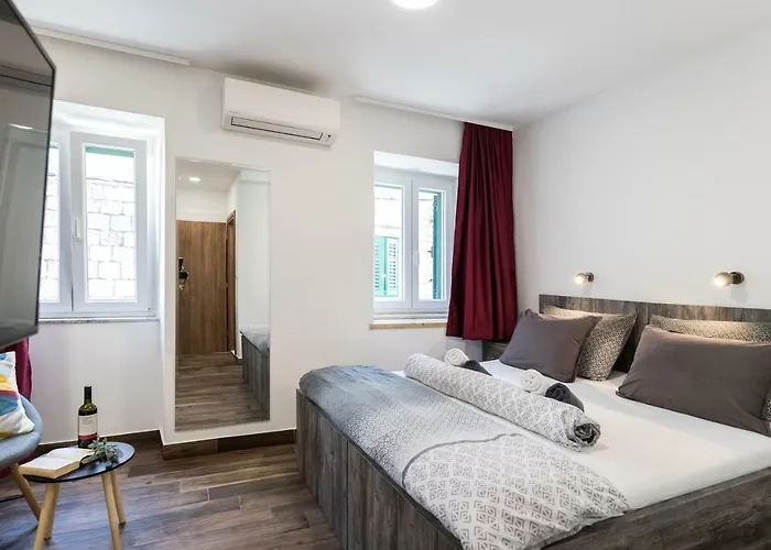 Guest house Apinelo Port 4*