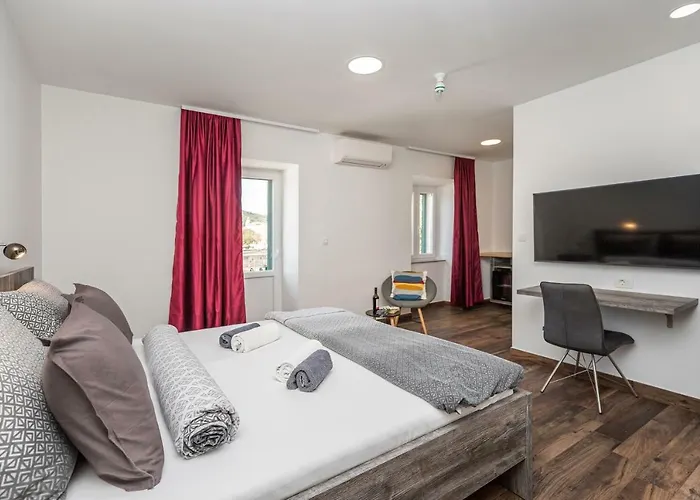 Apinelo Port Guest house 4*