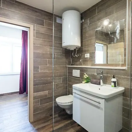 Πανσιόν Apinelo Port Σπλιτ